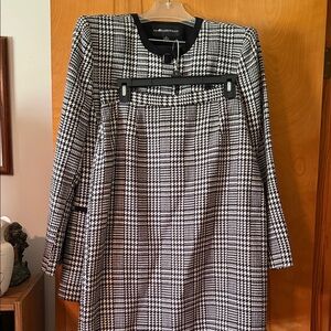 Sag Harbor winter skirt suit, size 14. Black and white houndstooth design.